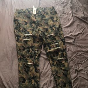 Camouflage Capri Pants.